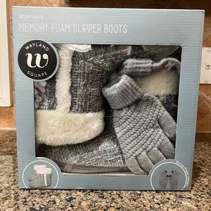 Wayland Square Women's Large Memory Foam Slipper Boots w/Magic Gloves - UNOPENED